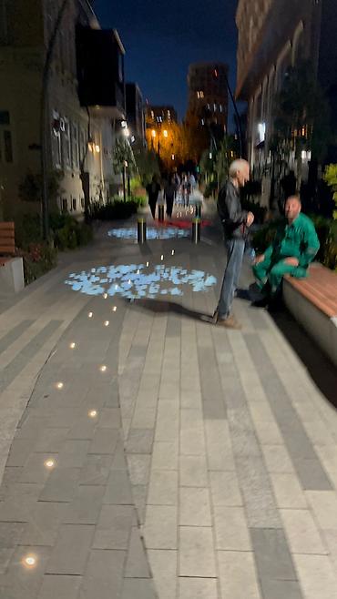 kirayə pub: Mərkəzdətorgovidan giş parkina gedən yeni acilan parkinda 60 m2 — 1