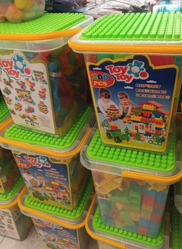 turmalin daşı: Toy Toy markasına məxsus, 200 hissədən ibarət tikinti blokları dəsti