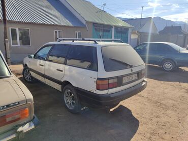 срочно срочно продаю машина: Volkswagen Passat: 1993 г., 1.8 л, Механика, Бензин, Универсал