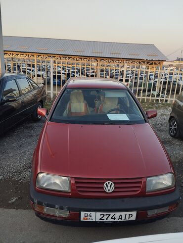 Volkswagen: Volkswagen Vento: 1994 г., 1.8 л, Механика, Бензин, Седан