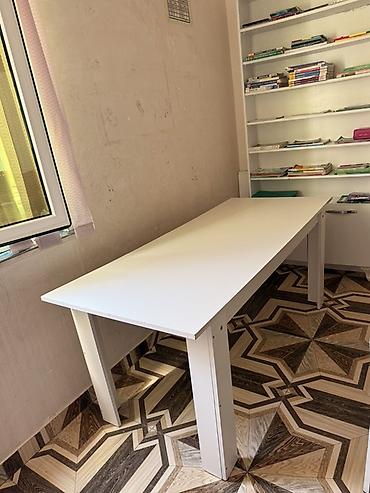 ofis ləvazimatı: Ağ rəngdə ofis mebel dəsti Tərkibi: - 2 ədəd kitabxana rəfi: hər biri — 3