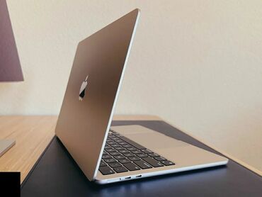 Apple MacBook: Yeni Apple MacBook, 13.5 ", Apple M2, 256 GB, Ünvandan götürmə