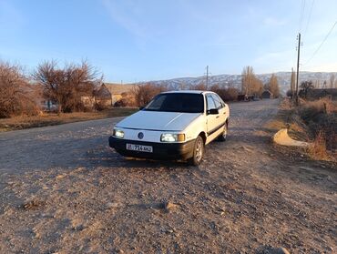 Volkswagen: Volkswagen Passat: 1989 г., 1.8 л, Механика, Бензин, Универсал