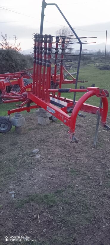 Dırmıqlar: Farmmet markalı traktor qoşqulu ot/yonca yığımı üçün çevirici-çəngəlli — 3