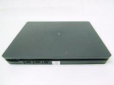PS4 (Sony Playstation 4): U ponudi je Sony PlayStation 4.
Konzola je najnoviji SLIM model — 24