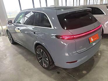 Lixiang: Lixiang L7: 2025 г., Автомат, Электромобиль — 1