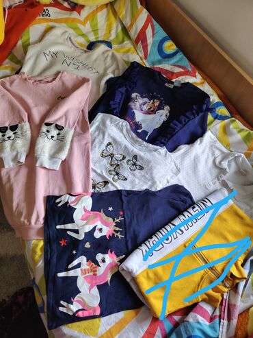 Duksevi: Paket duksica za devojcice Vel 9-10 Uglavnom sve je h&m Uplata pa — 1
