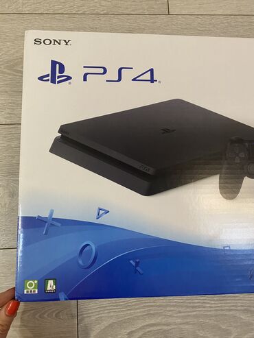 реалми бу: PlayStation 4, 1 Tb. Состояние супер. В использовании полгода. Один