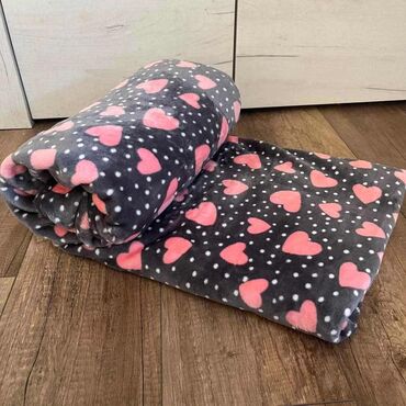 Zavese i draperije: 🌿Rebrasta plišana ćebad🌿
🌿Dimenzije-200*200 
🌿Cena-2600din
G⚜️ — 9