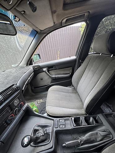 bud e9: BMW 5 series: 1988 г., 2.8 л, Механика, Седан — 3