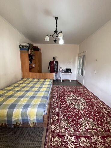 снять квартиру в частном секторе: 1 бөлмө, 40 кв. м, 105-серия, 3 кабат, Эски ремонт