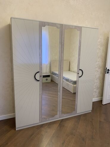 hamam şkaflari: Açılan, 4 qapılı Düz dolab, Şifonyer