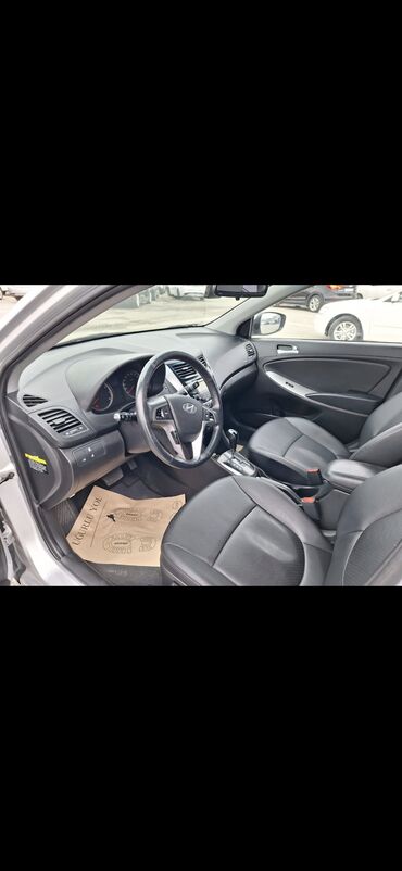 Hyundai: Hyundai Accent sedan - Gümüş rəng, 4 qapı - Benzin, “4Dİ” emblemi — 8