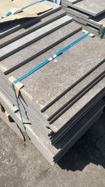 Гранит, мрамор: Гранитные плиты коричневого цвета, предназначенные для облицовки и — 10