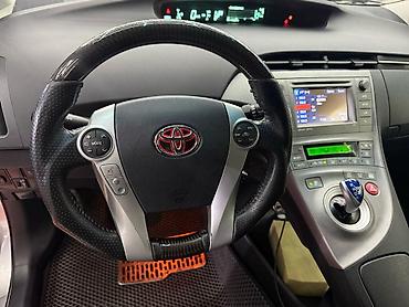 бампер опель: Toyota Prius: 2015 г., 1.8 л, Автомат, Гибрид, Хэтчбэк — 3