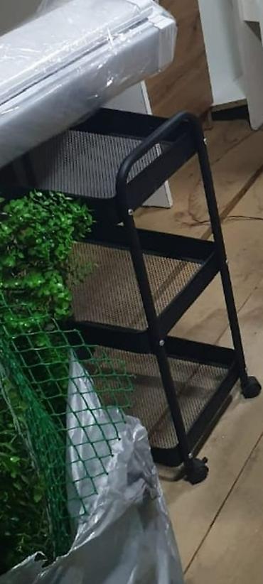 Другое оборудование для салонов красоты: Продается салонная мебель. Недорого. Мойка 1шт 19000с Кресла 3шт — 18