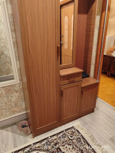 tap az ayaqqabi dolabi: Обувница, Б/у, 2 двери, Распашной, Прямой шкаф