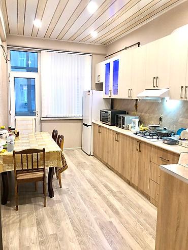 сдам гараж: 🚇 Ünvan: Əhmədli 💰 Qiymət: Adambaşına 170 AZN 🚪 Növ: Otaq yoldaşı — 4