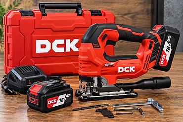 Аккумуляторный лобзик DCK KDMQ85, 18 В. Оснащён бесколлекторным