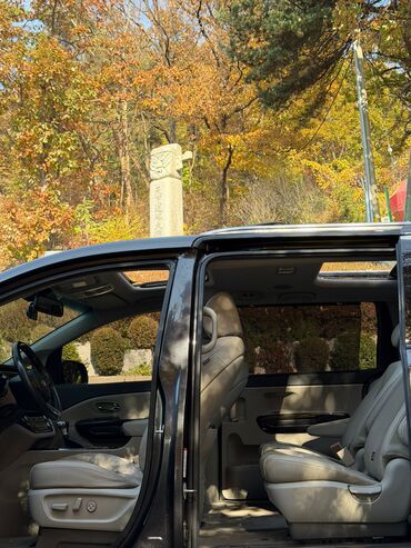 Kia: Kia Carnival: 2019 г., 2.2 л, Автомат, Дизель, Минивэн — 10