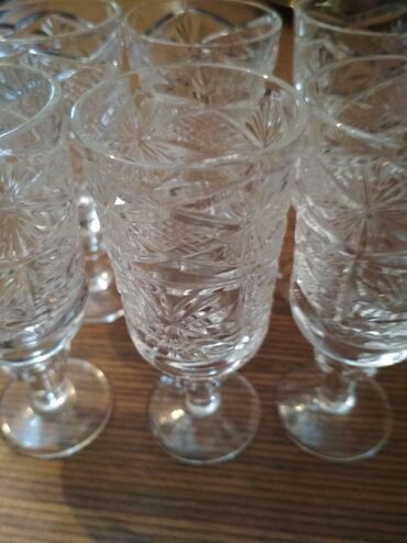 стаканы 5 штук: Хрусталь Чешский . В идеальном состоянии.Количество -6 шт. Высота-9