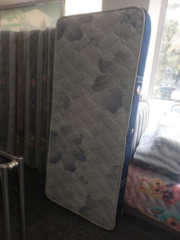 ikinci əl seyf qapi: 16 eded tek neferlik carpayi ucun matras satilir. 90/200 olcudedir