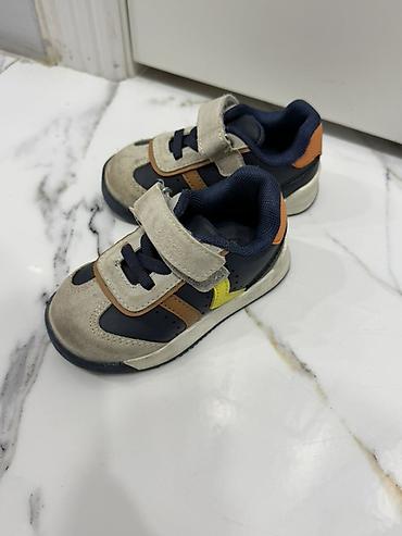 бу обув: Детская обувь в отличном состоянии 1) Резиновые сапоги Crocs, размер — 4