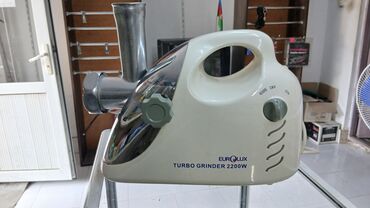 Muncuqlar: Ət çəkən maşın Eurolux