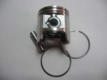 metar: Klip set za dvotaktni motor – uključuje: - aluminijumski klip sa rupom — 1