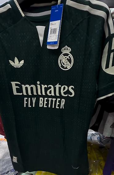 Real Madrid futbol köynəyi – tünd yaşıl rəngdə, qısaqoll. - Ön