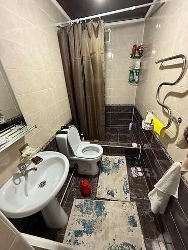 Продажа коттеджей и домов: 6 комнат и более, 220 м², 4 соток, Бишкек, Собственник — 23