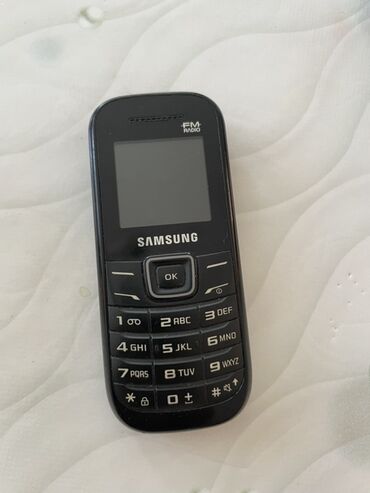 samsung je2: Samsung GT1200, < 2 ГБ, цвет - Черный, Кнопочный