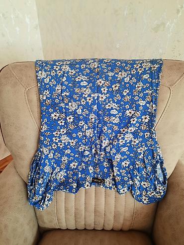 Futbolka və maykalar: Məhsul: 2 ədəd qadın bluz/don üstü 1) Kobalt mavi, güllü naxışlı — 3