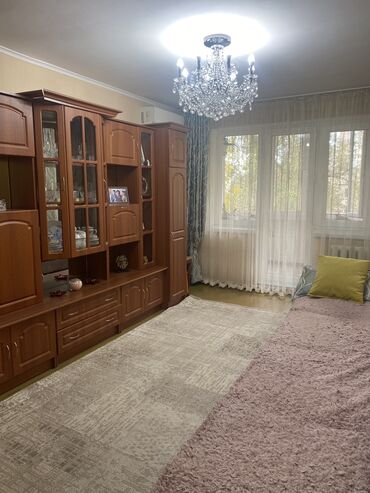 гостиница или квартира посуточно ош: 3 комнаты, 58 м², 104 серия, 2 этаж, Косметический ремонт