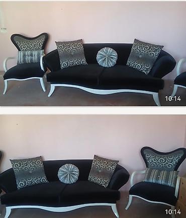 Qonaq otağı üçün zərif mebel dəsti - Tərkibi: 1 ədəd 3 nəfərlik divan