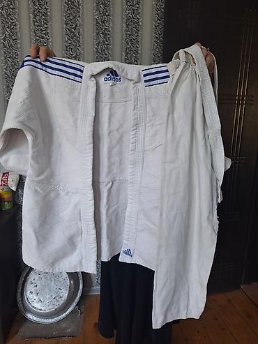 12 yas: Judo/Karate geyimleri:10-15 yaş arası uşaqlar üçündür.dəsti 25 azn.(2 — 6