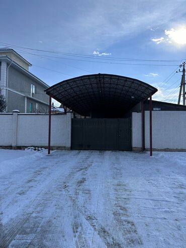 село боконбаева: 210 м², 5 комнат, Старый ремонт Без мебели