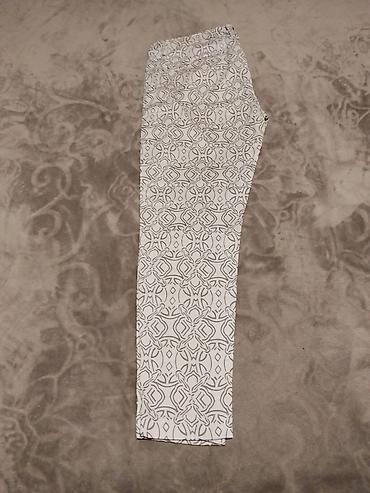 bele elegantne pantalone: Ženske pantalone sa printom - Model: uske/straight nogavice, klasičan — 3