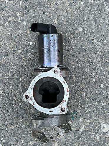 Ehtiyat hissələri: EGR klapanı (egzoz qazlarının resirkulyasiyası üçün). hyundai santafe — 1
