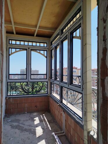 Digər mağaza avadanlığı: Mağazalar üçün şüşəli̇ qapilar. Tükkan vi̇trajlari. Alümi̇ni̇um — 4