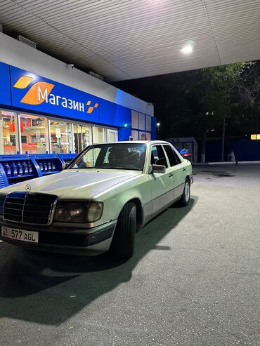 набор ключей в чемодане цена: Mercedes-Benz W124: 1993 г., 2.2 л, Механика, Бензин, Седан