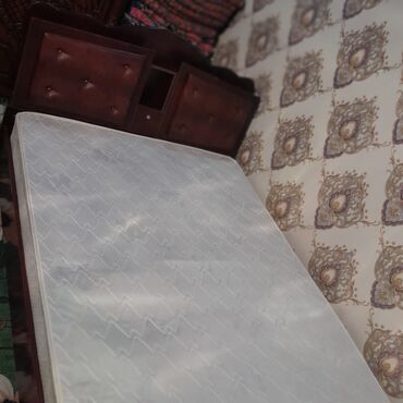 кровать деревянный: Эки кишилик Керебет, Колдонулган