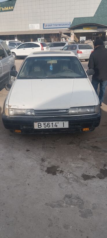 Mazda: Mazda 626: 1988 г., 2 л, Механика, Бензин, Хэтчбэк