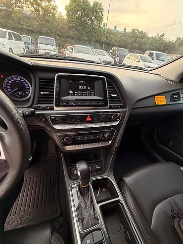 оранжевая соната: Hyundai Sonata: 2020 г., Автомат, Седан — 4