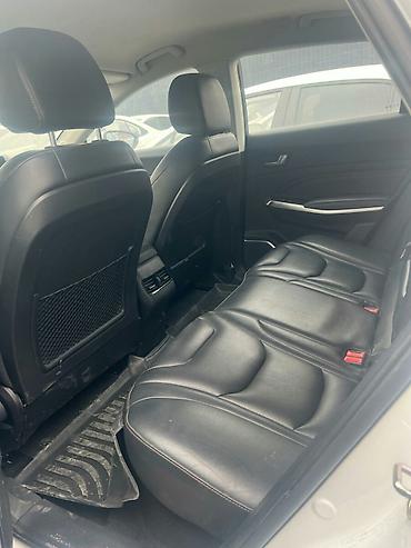 Другие детали салона: Интерьер кроссовера (левый руль) с современным оснащением — 5