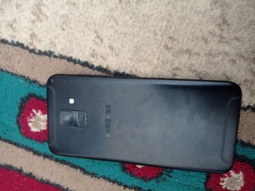 телефон нот 6: Samsung Galaxy A6, Колдонулган, 4 ГБ, түсү - Кара, 2 SIM