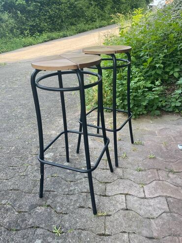 Stolice: Barske stolice br.23, uvoz Svajcarska Visina 75 cm Prodaje se set od — 8