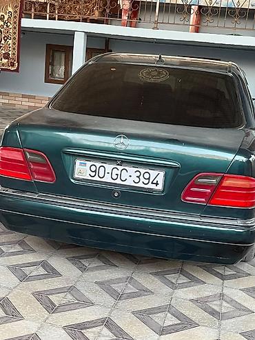 Mercedes-Benz: Mercedes-Benz E-Class (W210) sedan - Kuzov: Sedan, tünd yaşıl rəng — 13