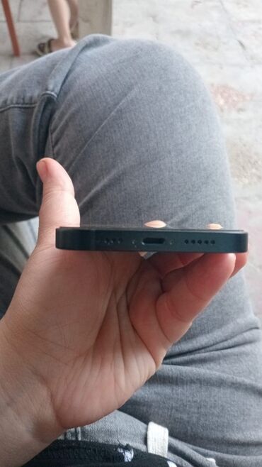 Apple iPhone: IPhone 13, Mavi, Face ID