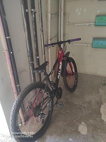 velosiped 28: FullBike dağ velosipedi - Rəng: qara/qırmızı ikirəngli çərçivə — 2